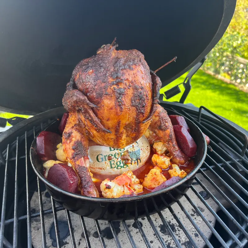 Keramický stojan na kuře, Big Green Egg